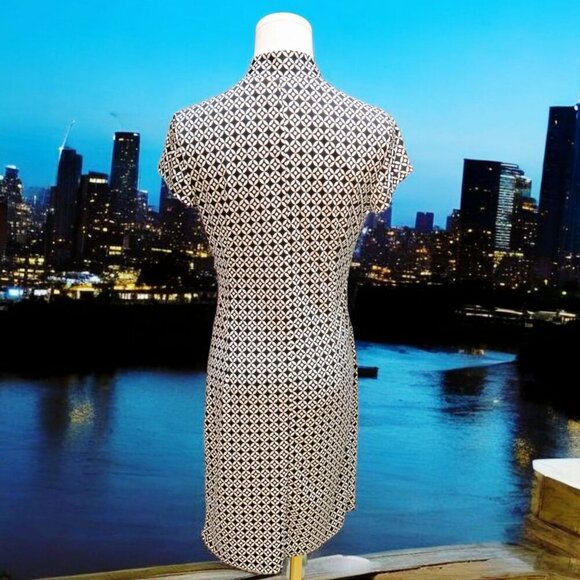 Robert Louis Black & White Wrap Dress – Geometric Print, Stretch – Size M - Picture 4 of 13